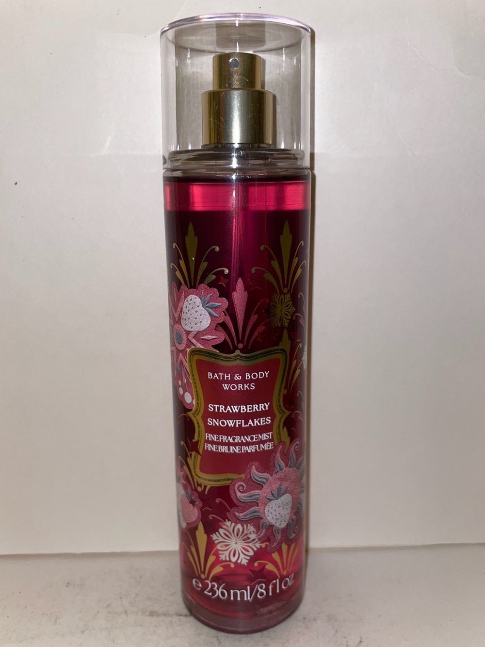 Bath & Body Works Strawberry Snowflakes Fine Fragrance Mist 8oz New